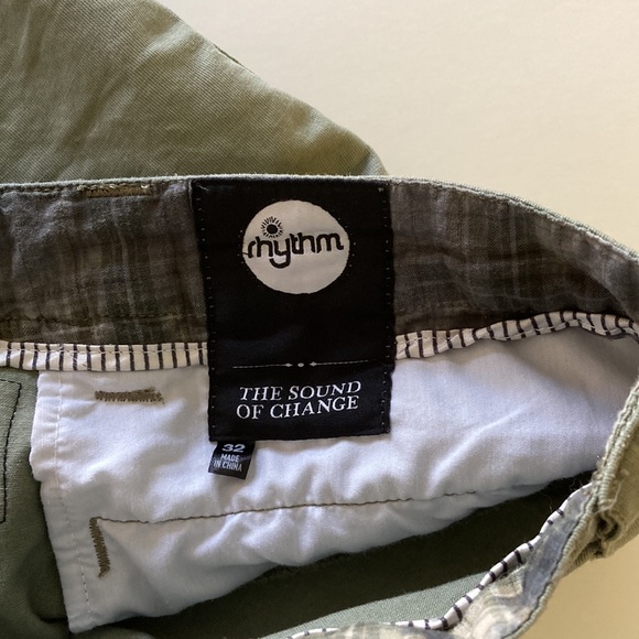 Men’s Rhythm 32” waist sage green 100% cotton cargo shorts-preowned - Picture 3 of 7